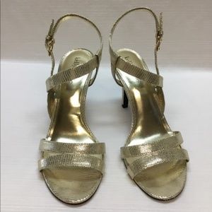 LAST CALL DONATING 11/1- Gold Kelley & Katie Heels